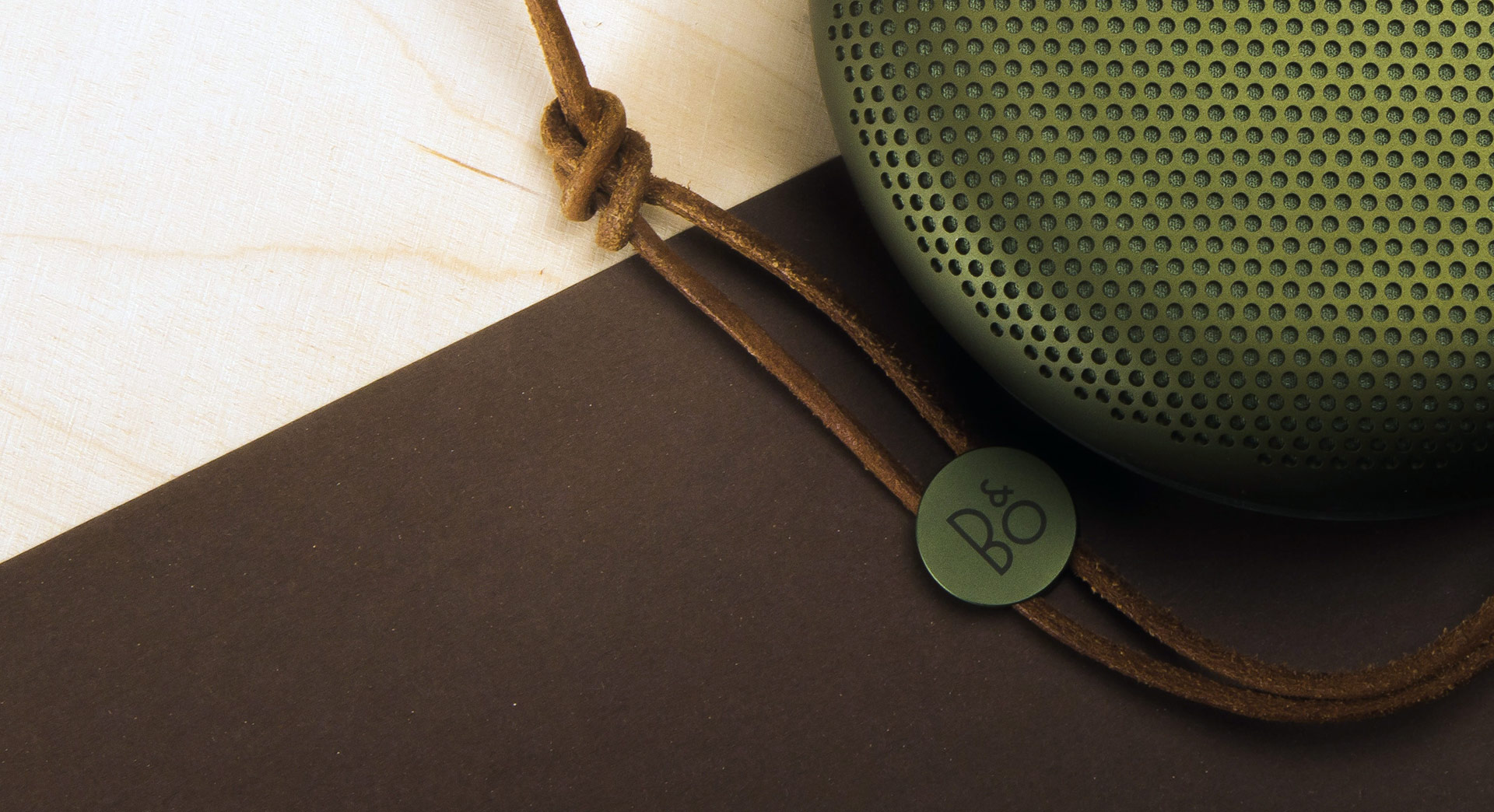 revolt eeEsmrTVH7Q unsplash